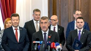 Vláda taktizuje a vyčkává. Sporné zákony odkládá na dobu po komunálních a senátních volbách