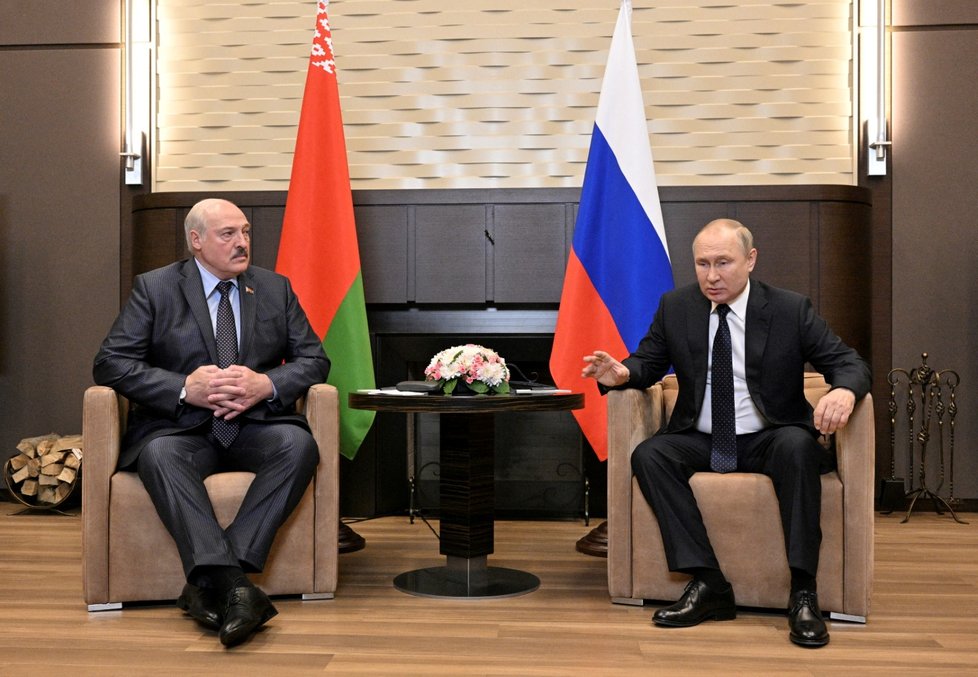 Ruský prezident Vladimir Putin na setkání s běloruským prezidentem Alexandrem Lukašenkem (23.5.2022)