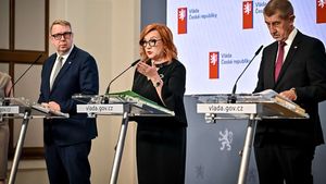 Vládní zasedání k schválení rozpočtu: Na přetřes přijdou i pohonné hmoty a kontaminovaná Šumava Vládní zasedání k schválení rozpočtu: Na přetřes přijdou i pohonné hmoty a kontaminovaná Šumava