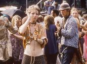 Volná láska, provokace a LSD: Jaká byla éra hippies ukončená krvavou tečkou?