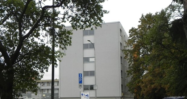 K výbuchu došlo 19. září v této ubytovně v areálu Vojenské akademie ve Vyškově. Vyšetřování stále pokračuje.