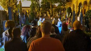 Vyšehradský hřbitov ožije divadelní inscenací. Nadané děti představí pohřbené velikány