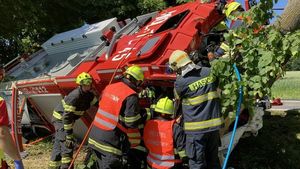 Německý hasič se na Vysočině vážně zranil: Kolegové pro něj přiletěli vrtulníkem z Berlína