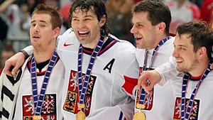 Vzpomínáte? 10 hráčů z extraligy, kteří v roce 2010 vybojovali zlato v Německu Vzpomínáte? 10 hráčů z extraligy, kteří v roce 2010 vybojovali zlato v Německu