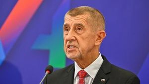 Z Íránu se klube černá labuť. Alespoň pro toho, kdo ještě věří slibu levnějších hypoték Z Íránu se klube černá labuť. Alespoň pro toho, kdo ještě věří slibu levnějších hypoték