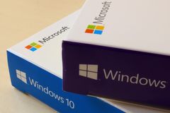 Začátek konce. Microsoft za pár dní utne prodeje elektronických licencí Windows 10