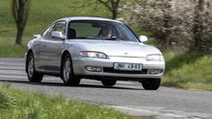 Zapomenutá Mazda MX-6 se možná vrátí. Nová technika může fanoušky zklamat Zapomenutá Mazda MX-6 se možná vrátí. Nová technika může fanoušky zklamat