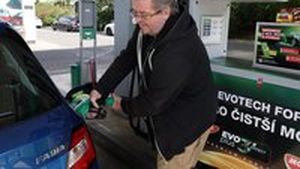 Zastropování víkendových cen pohonných hmot: podle experta situaci nelze předvídat Zastropování víkendových cen pohonných hmot: podle experta situaci nelze předvídat