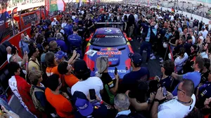 Závěr závodu byl chaotický, devátá příčka je s ohledem na penalizaci solidní, hodnotil Verstappen svůj debut v GT World Challenge Závěr závodu byl chaotický, devátá příčka je s ohledem na penalizaci solidní, hodnotil Verstappen svůj debut v GT World Challenge