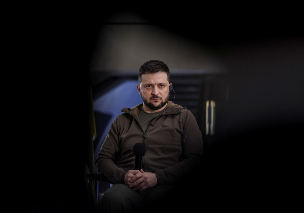 Volodymyr Zelenskyj měl tiskovou konferenci v kyjevském metru (23. 4. 2022).