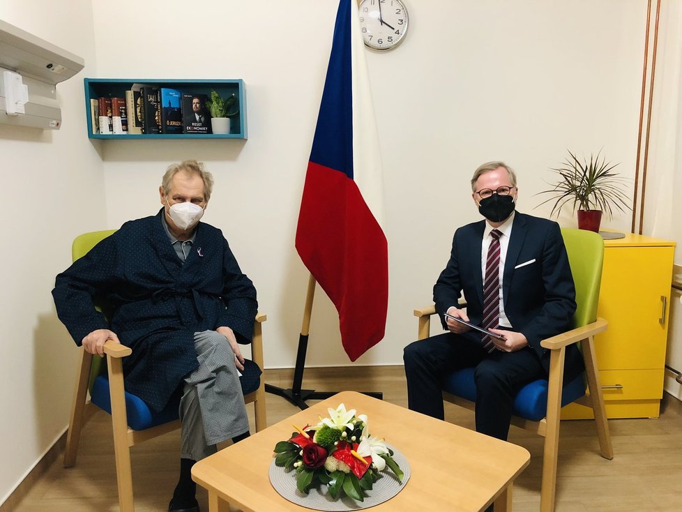 Prezident Miloš Zeman (vlevo) a lídr koalice Spolu a předseda ODS Petr Fiala