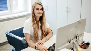 Žena bez partnera a touha po dítěti. Lékařka otevřeně o IVF, změně zákona i biologických hodinách