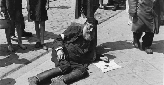 Zase zabíjejí Židy jako v židovském ghettu ve Varšavě v roce 1941