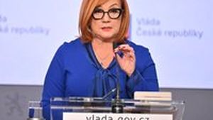 ŽIVĚ: Důchodci dostanou 2000 Kč jednorázově! Vláda schválila schodek rozpočtu 386 miliard ŽIVĚ: Důchodci dostanou 2000 Kč jednorázově! Vláda schválila schodek rozpočtu 386 miliard