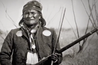 Postrach Američanů Geronimo: Indián mučil, zmrzačil a zavraždil tisíce lidí