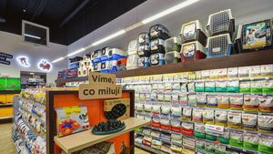 Známý miliardář v řetězci utopil stamiliony. Raději vycouval, nový vlastník chce předejít bankrotu
