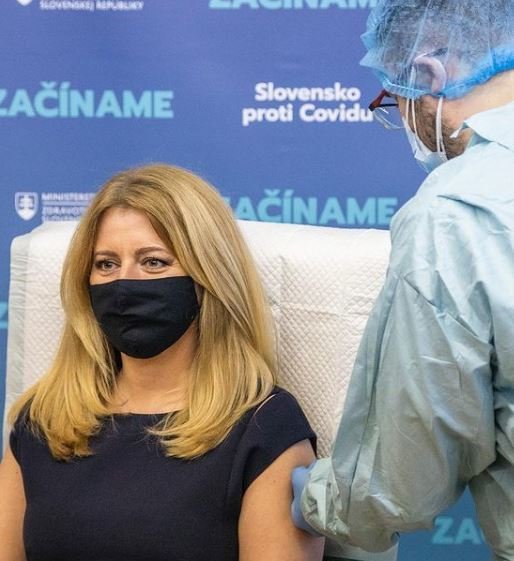 Slovenská prezidentka Zuzana Čaputová se nechala očkovat proti covidu (27.12.2020)
