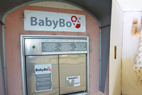 Babybox v Českých Budějovicích má premiéru. V noci do něj někdo vložil holčičku