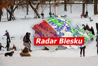 Mrazivý začátek jara v Česku: Až -8 °C a sněžení i v nížinách. Sledujte radar Blesku