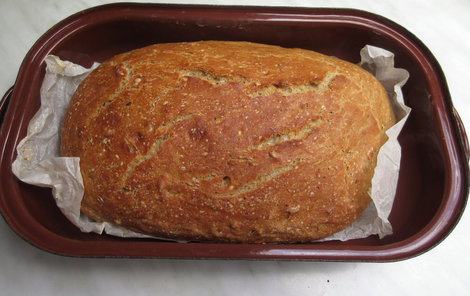 Domácí chléb je hotový do půl hodinky.